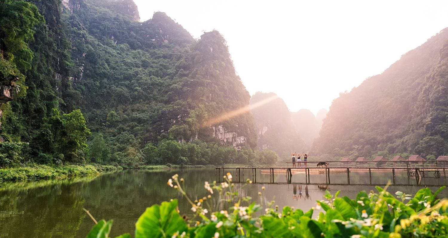 Vietnam Intro 12 Day
